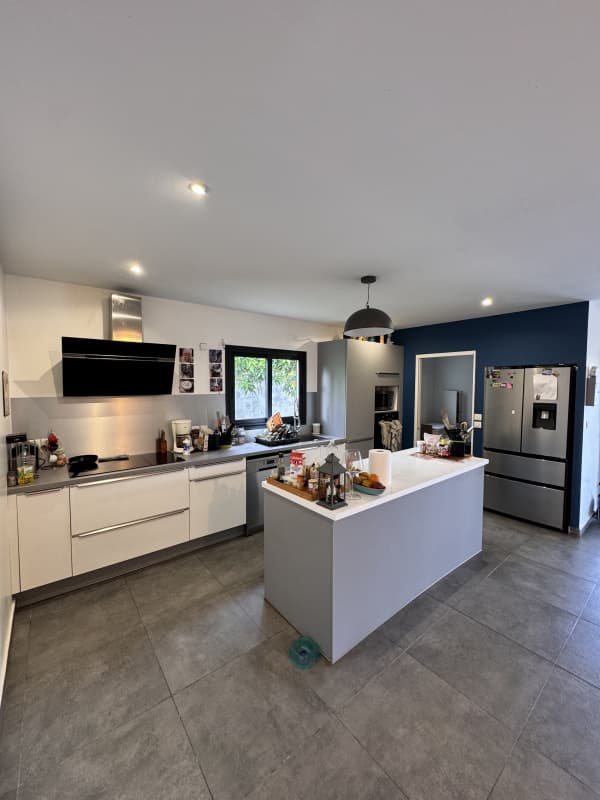 Projet de construction d’une belle maison R+3 en pleine bordure de mer